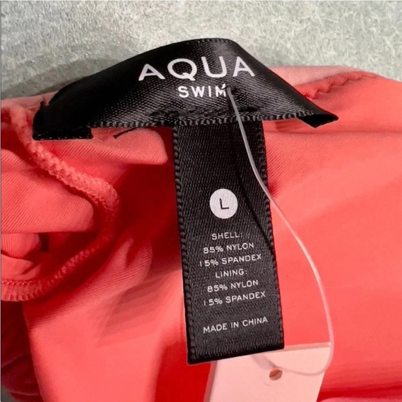 NWT Aqua Bloomingdale’s Exclusive Ombré Triangle Bikini Top - Picture 5 of 5